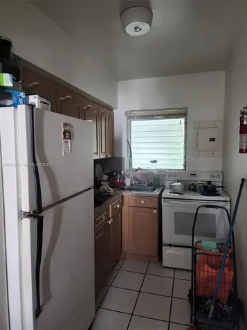 364 SW 11th Street Miami FL 33130