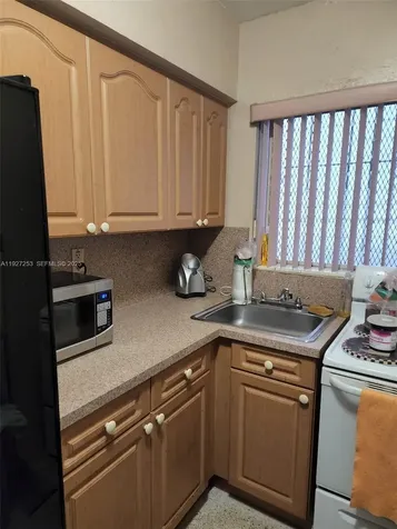 364 SW 11th Street Miami FL 33130