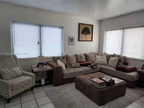 364 SW 11th Street Miami FL 33130