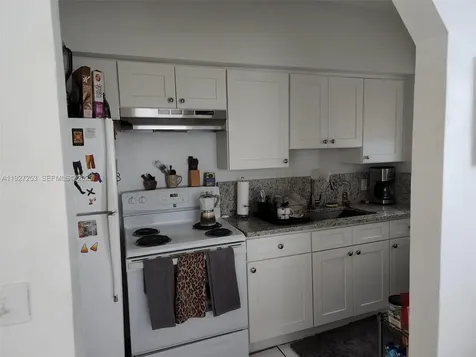364 SW 11th Street Miami FL 33130