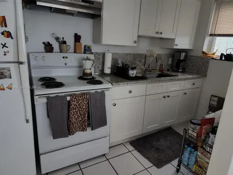 364 SW 11th Street Miami FL 33130