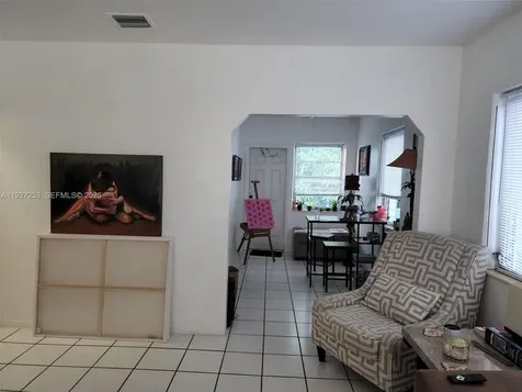 364 SW 11th Street Miami FL 33130