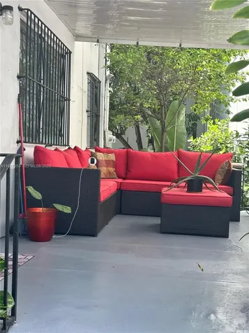 364 SW 11th Street Miami FL 33130