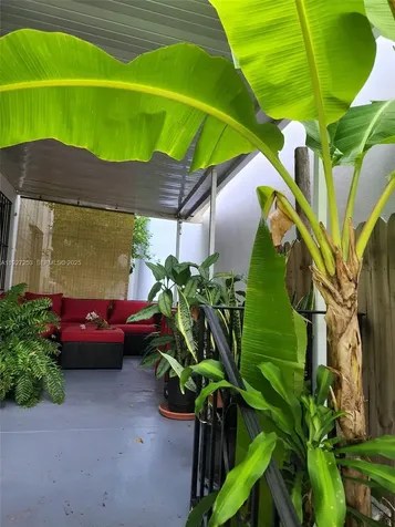 364 SW 11th Street Miami FL 33130