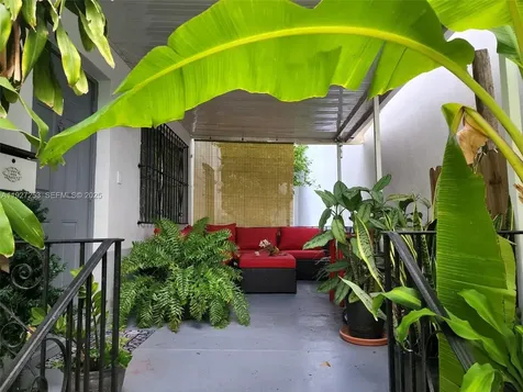 364 SW 11th Street Miami FL 33130