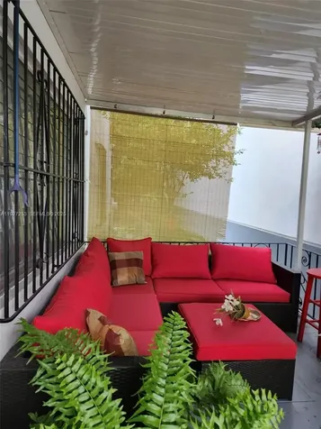 364 SW 11th Street Miami FL 33130