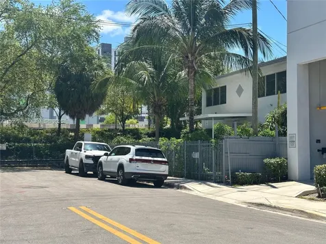 364 SW 11th Street Miami FL 33130
