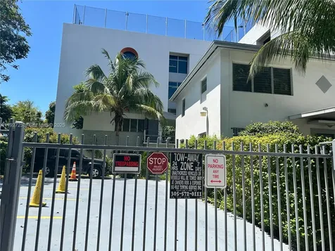364 SW 11th Street Miami FL 33130