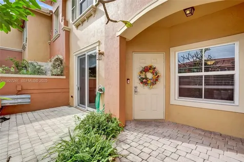 4909 Schooner Drive Fort Lauderdale FL 33312