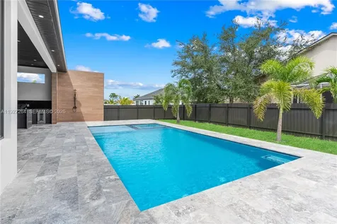105 SW 33rd Place Cape Coral FL 33991