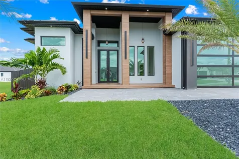 105 SW 33rd Place Cape Coral FL 33991