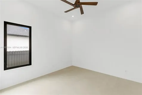 105 SW 33rd Place Cape Coral FL 33991