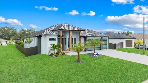 105 SW 33rd Place Cape Coral FL 33991