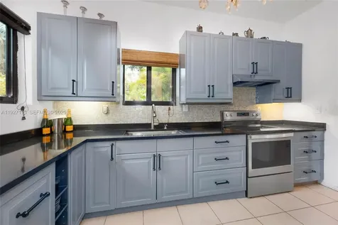 887 NE 145th Street North Miami FL 33161