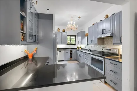 887 NE 145th Street North Miami FL 33161