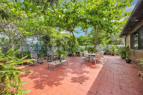 887 NE 145th Street North Miami FL 33161