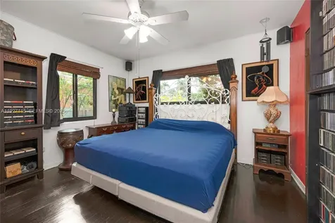 887 NE 145th Street North Miami FL 33161