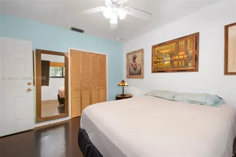 887 NE 145th Street North Miami FL 33161