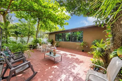 887 NE 145th Street North Miami FL 33161