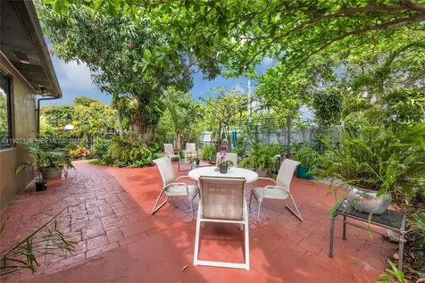 887 NE 145th Street North Miami FL 33161