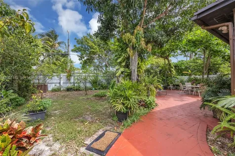 887 NE 145th Street North Miami FL 33161
