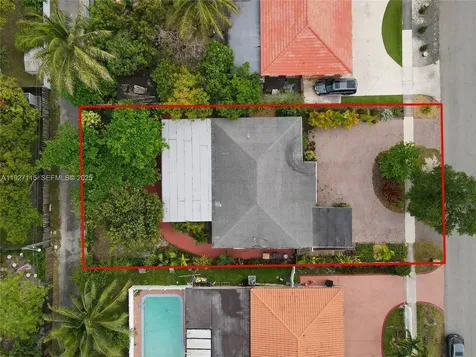887 NE 145th Street North Miami FL 33161