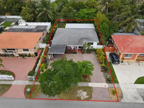 887 NE 145th Street North Miami FL 33161