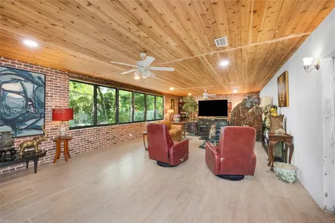 887 NE 145th Street North Miami FL 33161