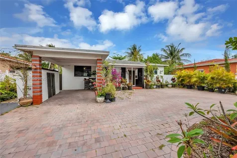 887 NE 145th Street North Miami FL 33161