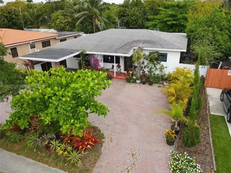 887 NE 145th Street North Miami FL 33161