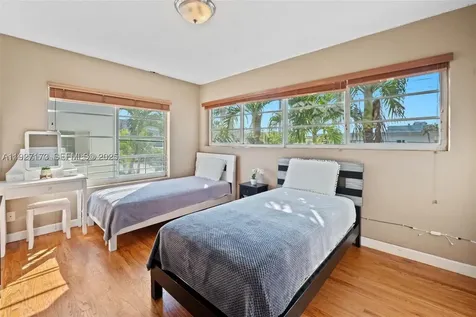 8345 Byron Avenue Miami Beach FL 33141