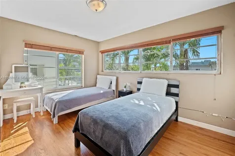 8345 Byron Avenue Miami Beach FL 33141