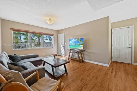 8345 Byron Avenue Miami Beach FL 33141