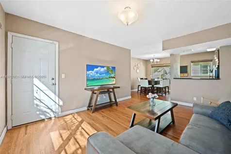 8345 Byron Avenue Miami Beach FL 33141