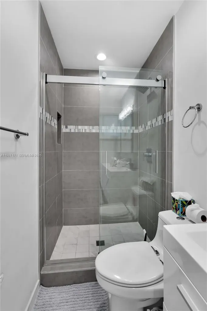 251 SE 8th Street Pompano Beach FL 33060