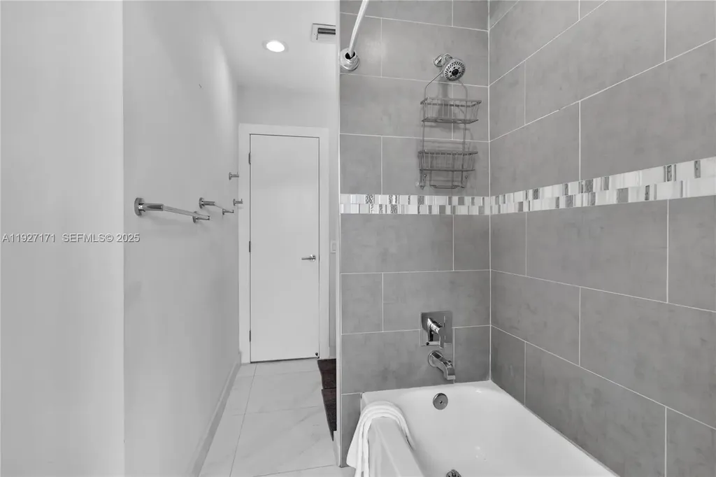 251 SE 8th Street Pompano Beach FL 33060