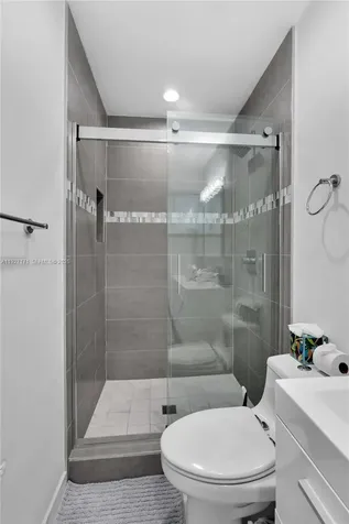 251 SE 8th Street Pompano Beach FL 33060