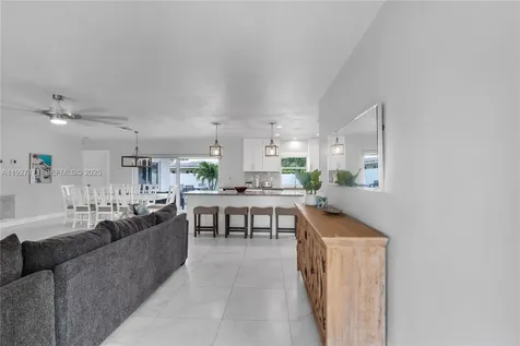 251 SE 8th Street Pompano Beach FL 33060