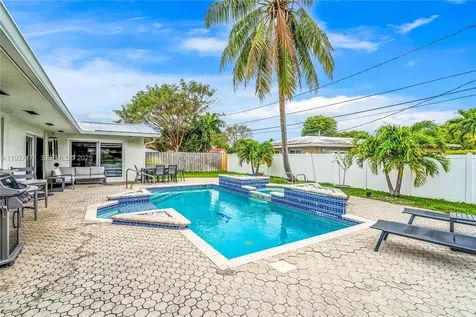 251 SE 8th Street Pompano Beach FL 33060