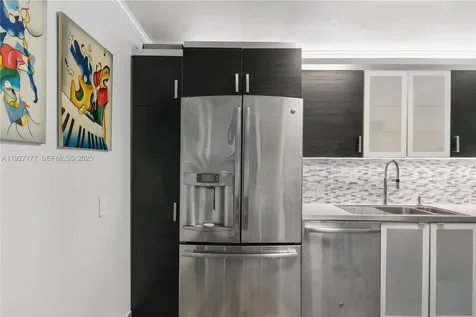 100 Bayview Drive Sunny Isles Beach FL 33160
