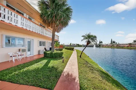 800 SW 10th Terrace Hallandale Beach FL 33009