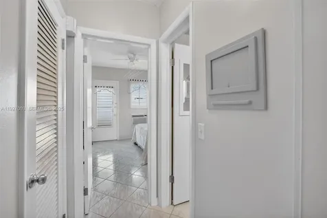 800 SW 10th Terrace Hallandale Beach FL 33009