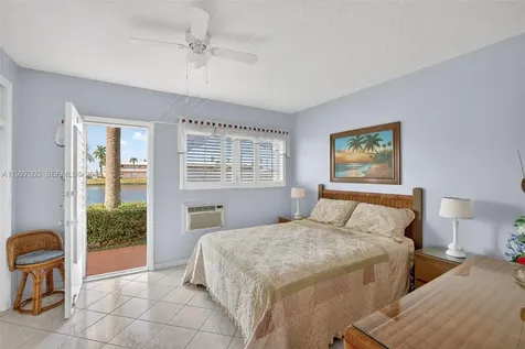 800 SW 10th Terrace Hallandale Beach FL 33009