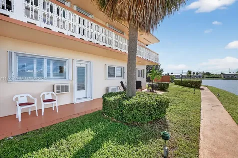 800 SW 10th Terrace Hallandale Beach FL 33009