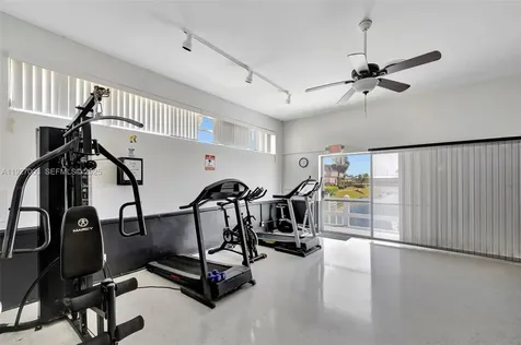 800 SW 10th Terrace Hallandale Beach FL 33009