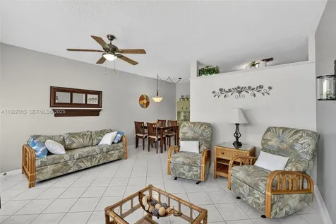 800 SW 10th Terrace Hallandale Beach FL 33009