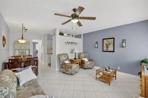 800 SW 10th Terrace Hallandale Beach FL 33009