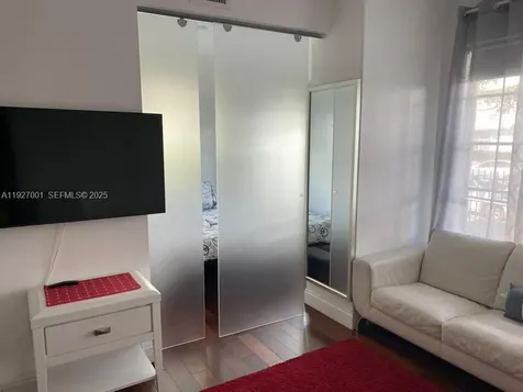 526 15 Street Miami Beach FL 33139
