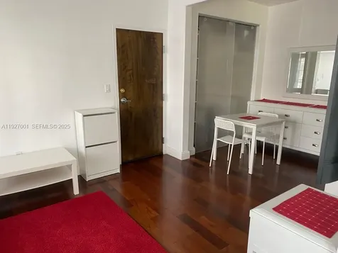 526 15 Street Miami Beach FL 33139
