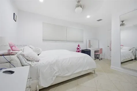 713 Diplomat Parkway Hallandale Beach FL 33009